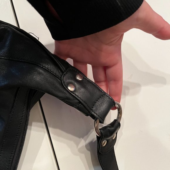 Ashneil black Bag‎ (Very Gently-Used) - Picture 14 of 16